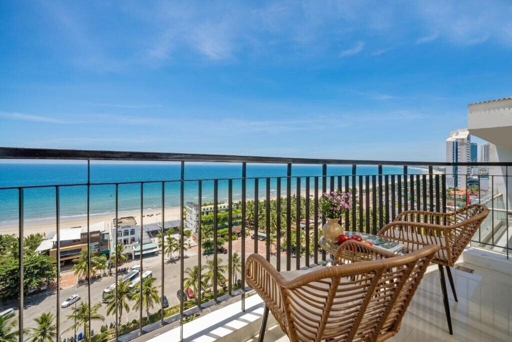 Територія Lunar Hotel 4*