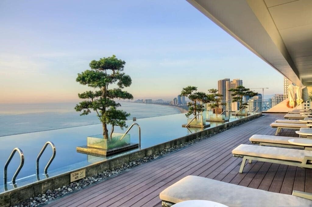 Панорама Hilton Garden Inn Da Nang 4*