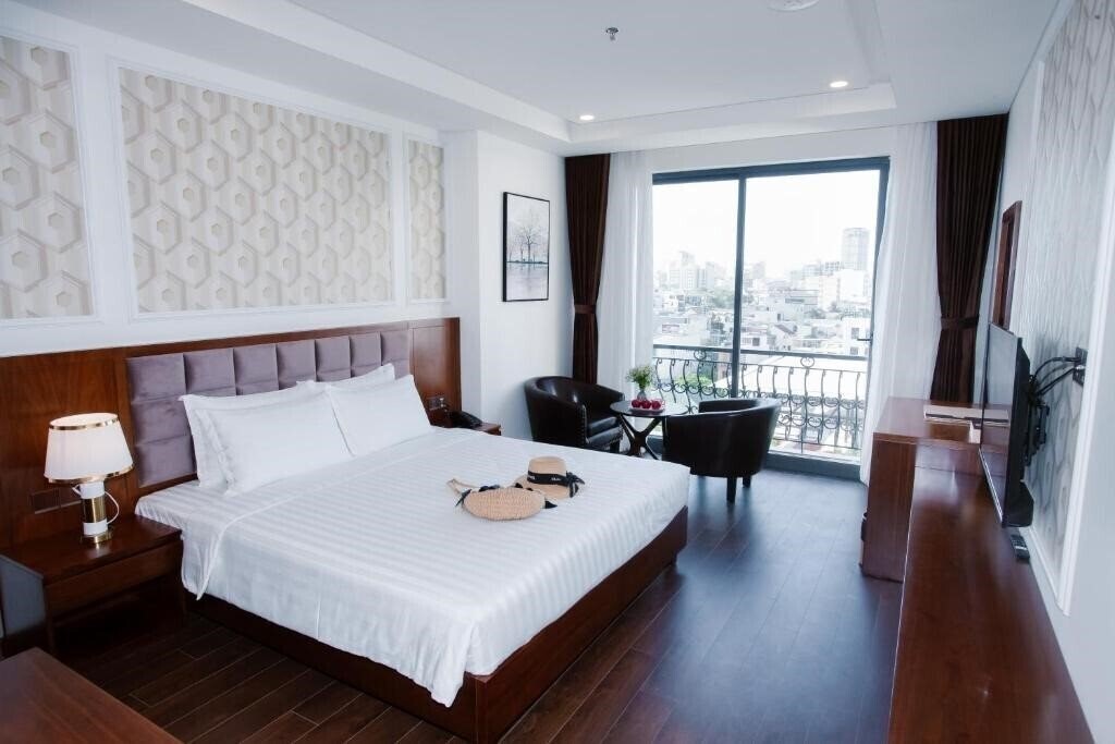 Апартаменти Century Hotel 3*