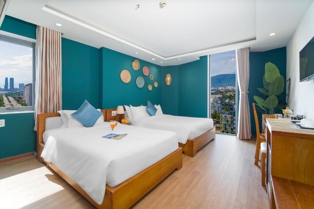Панорама Merry Land Hotel 4*