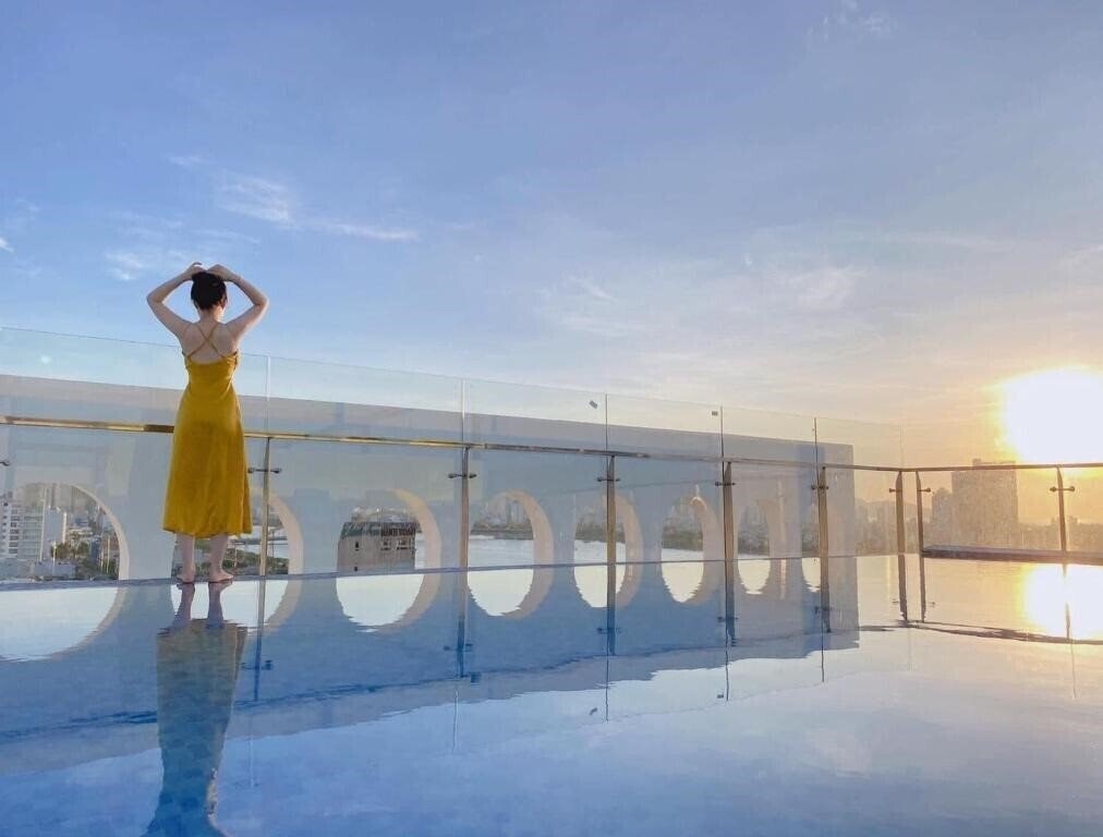 Территория Gold Plaza Hotel 4*