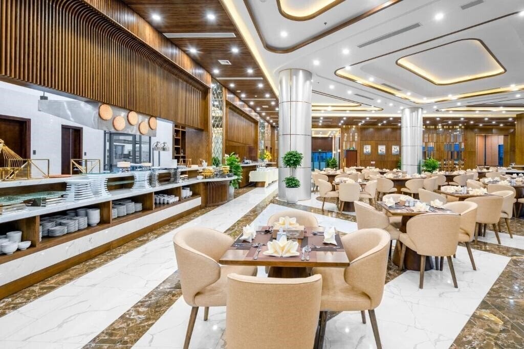 Панорама Alan Sea Hotel Danang 5*