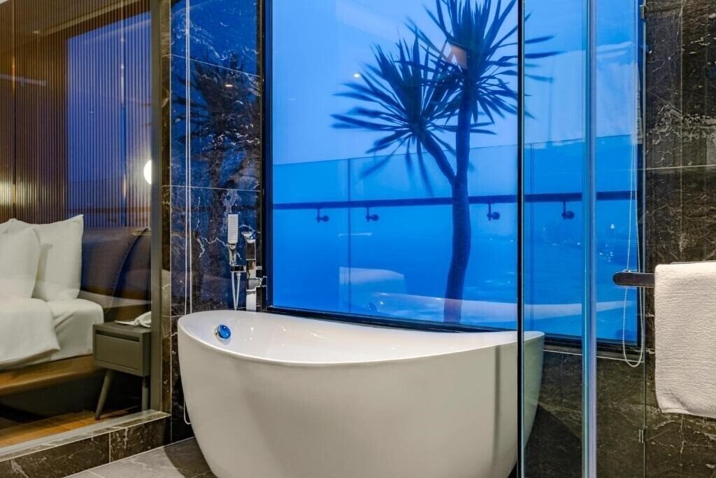 Фотография Peninsula Hotel Danang 5*