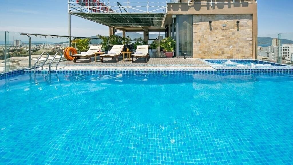 Изображение Bliss Luxury Hotel Danang (ex. Bliss Luxury Hotel & SPA Da Nang, Grand Sunrise 3 Hotel) 4*