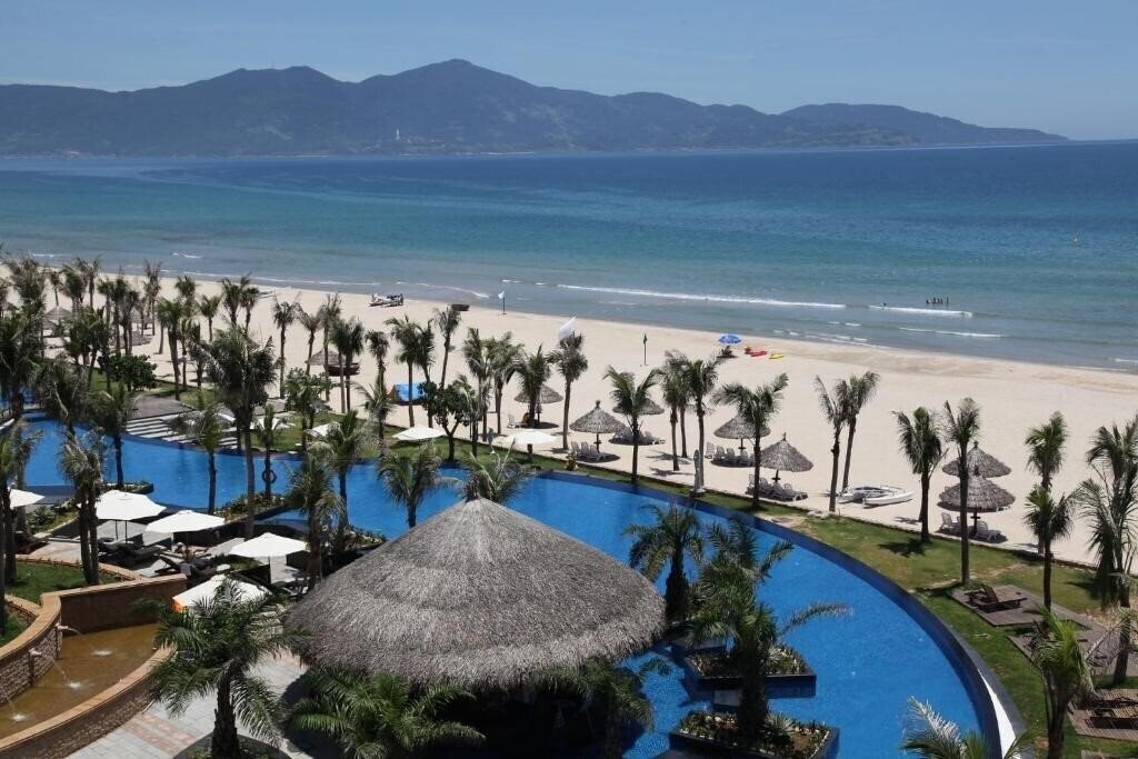 Апартаменты Crowne Plaza Danang (ex. Silver Shores) 5*
