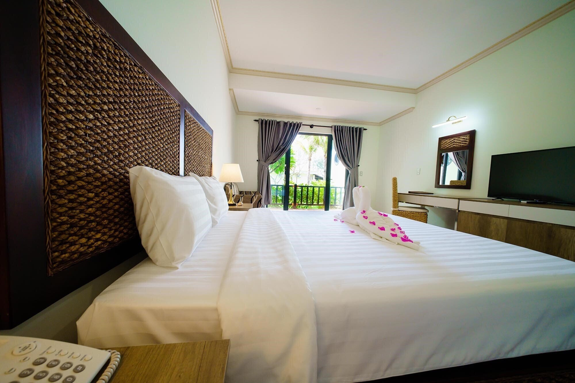 Территория Blooming Lotus Resort 4*