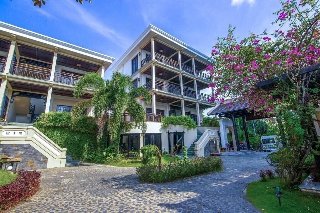 Панорама You And We Beach Resort 4*