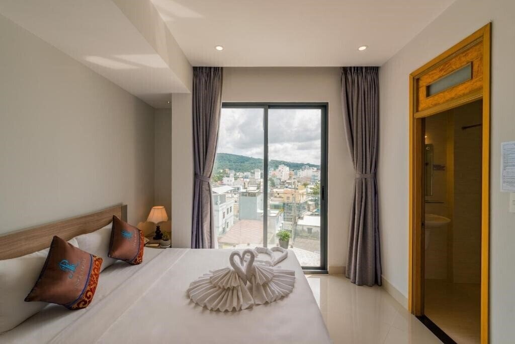 Территория Nipola Hotel 2*