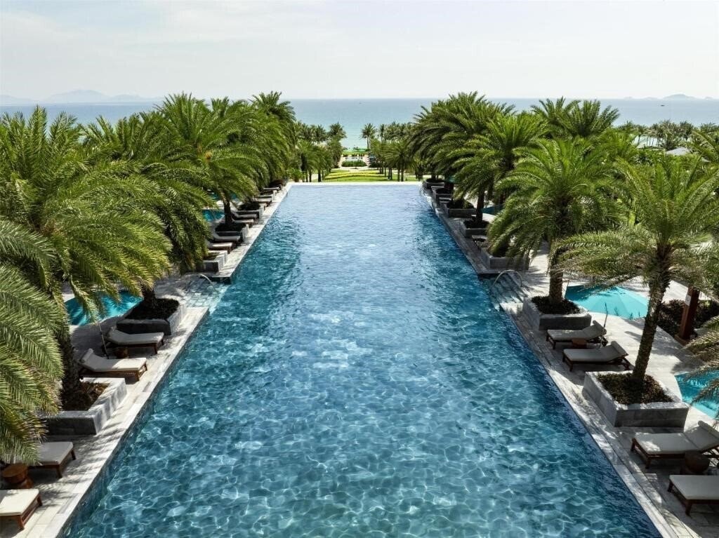 Отель Radisson Blu Resort Cam Ranh 5*