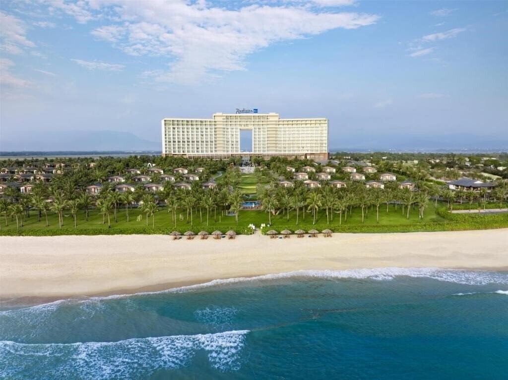 Территория Radisson Blu Resort Cam Ranh 5*