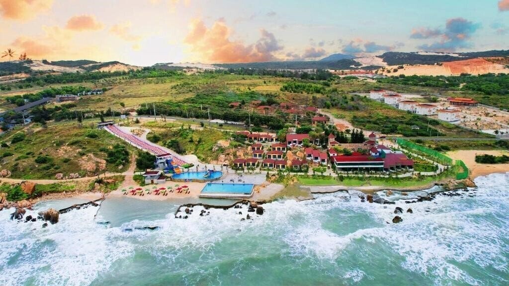 Отель Adora Bay Ke Ga Beach Resort (ex. Adora Kega) 4*