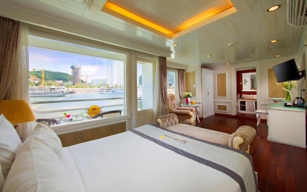 Вид Signature Halong Cruise 5*