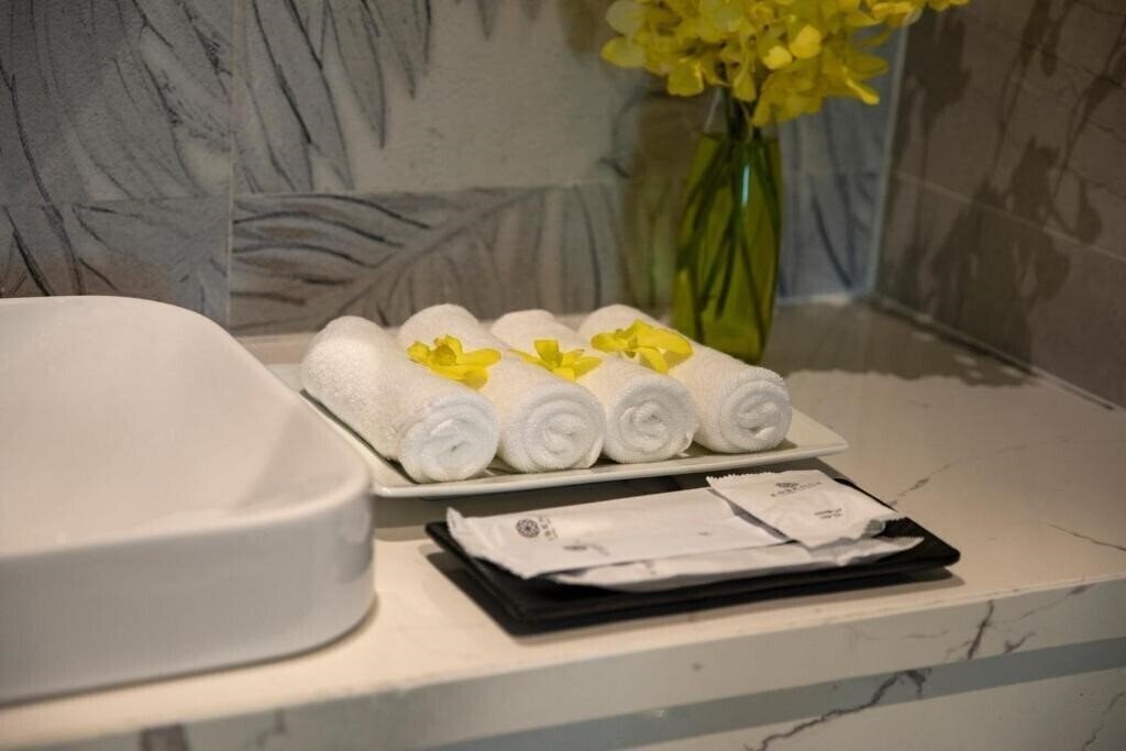 Картинка Ha Long Essence Hotel (ex. Essence Boutique Hotel, Essence Premium Hotel) 3*