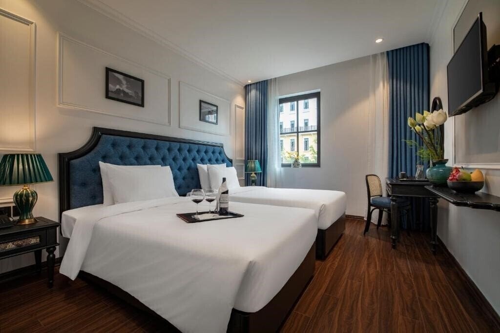 Территория Ha Long Essence Hotel (ex. Essence Boutique Hotel, Essence Premium Hotel) 3*