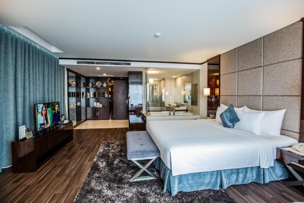 Панорама Central Luxury Ha Long Hotel 4*