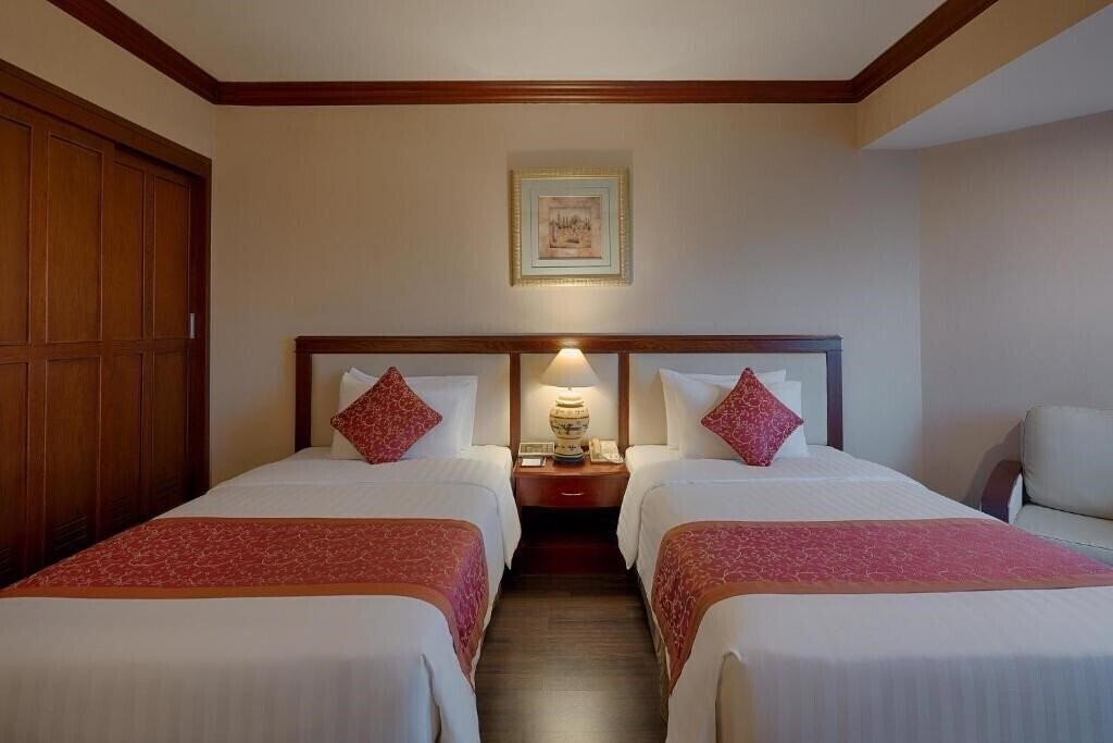 Панорама Halong Plaza 4*