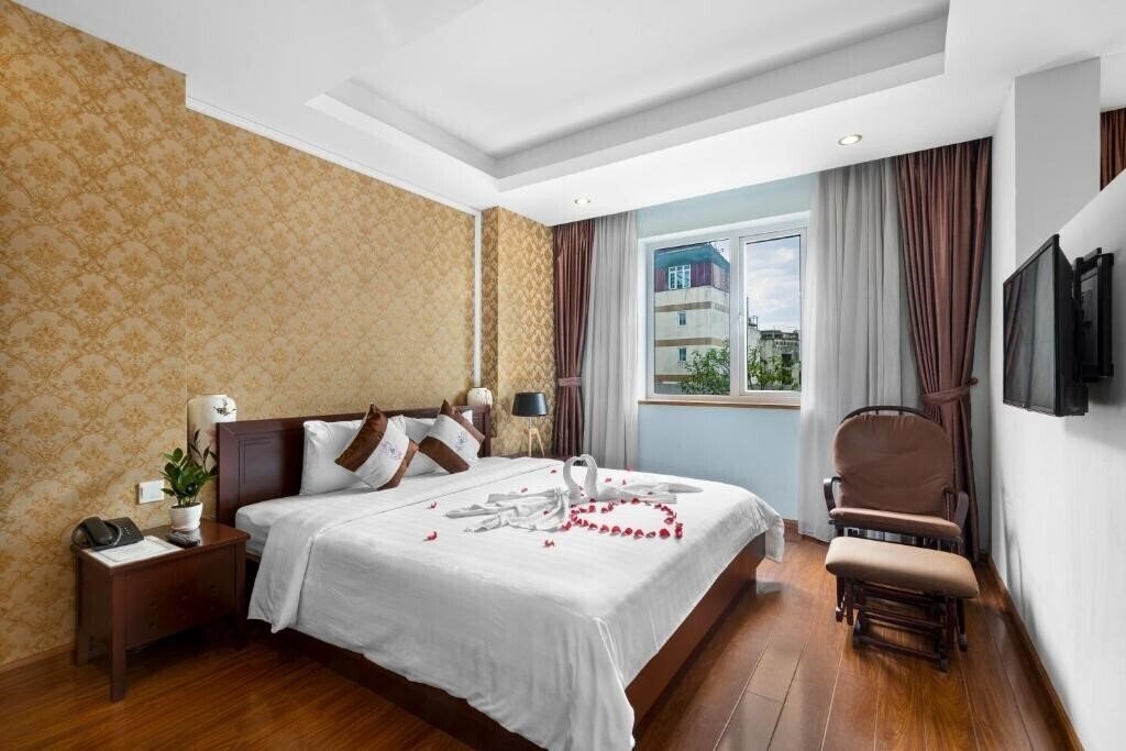 Фотография First Eden 2*