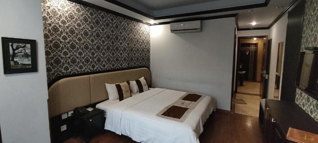 Территория First Eden 2*