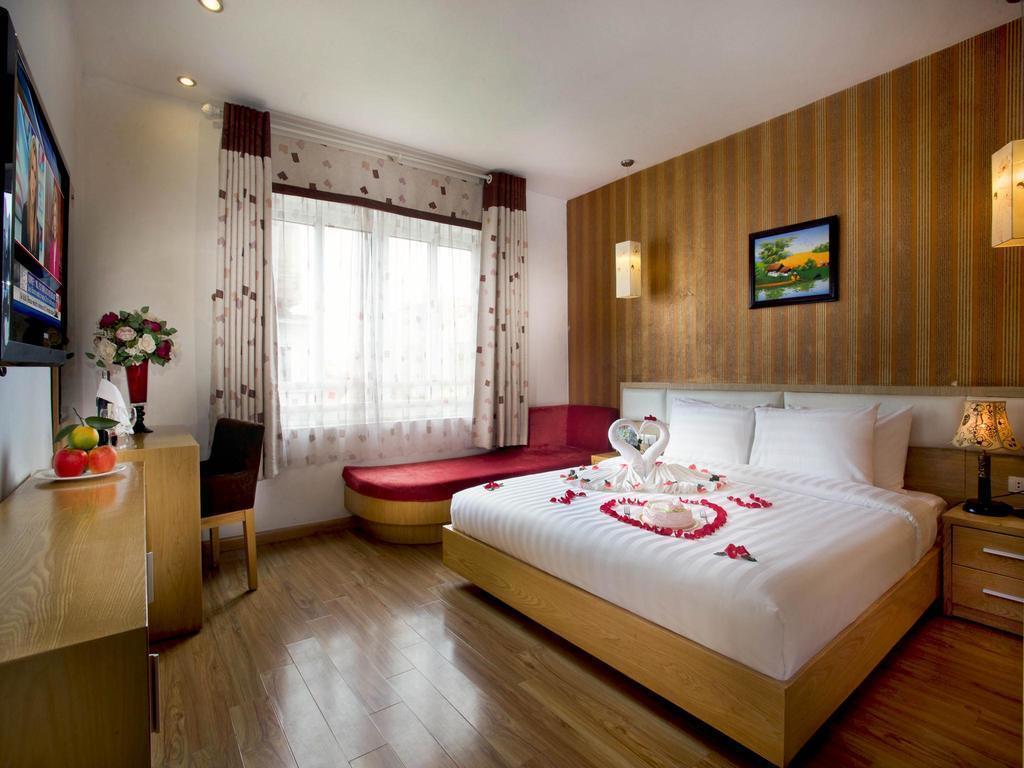 Територія Tu Linh Palace Hotel 2 3*