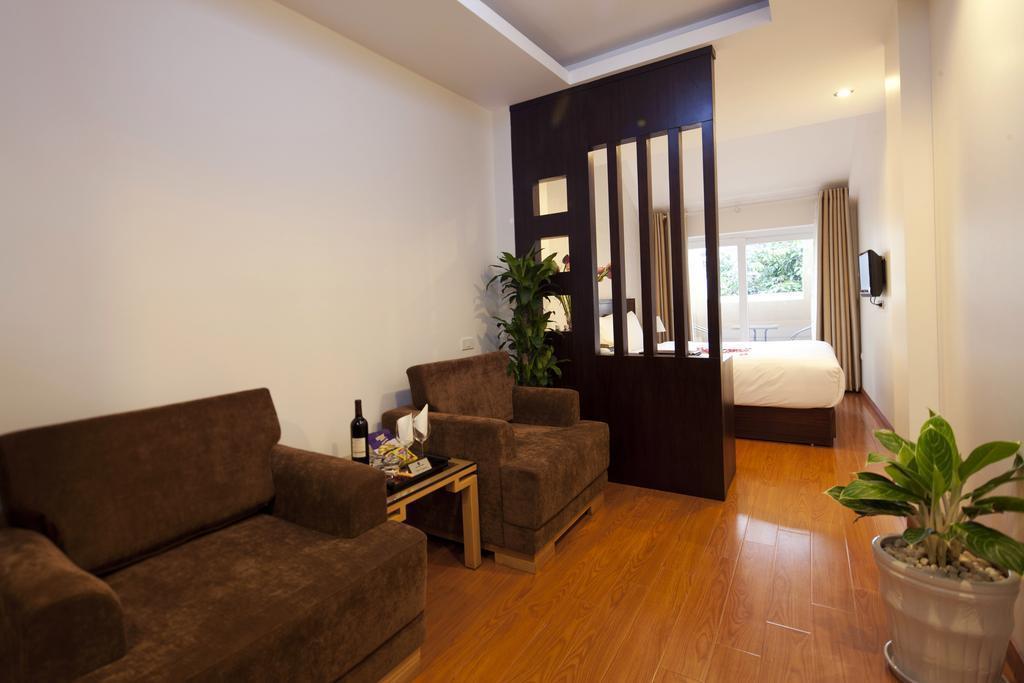 Апартаменти Rising Dragon Legend Hotel 3*