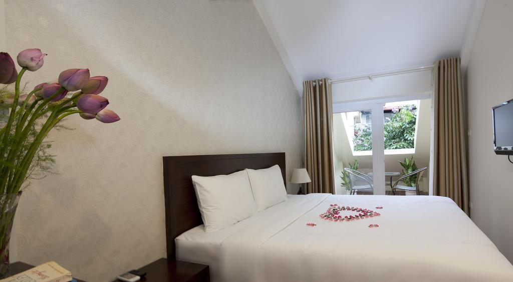 Панорама Rising Dragon Legend Hotel 3*