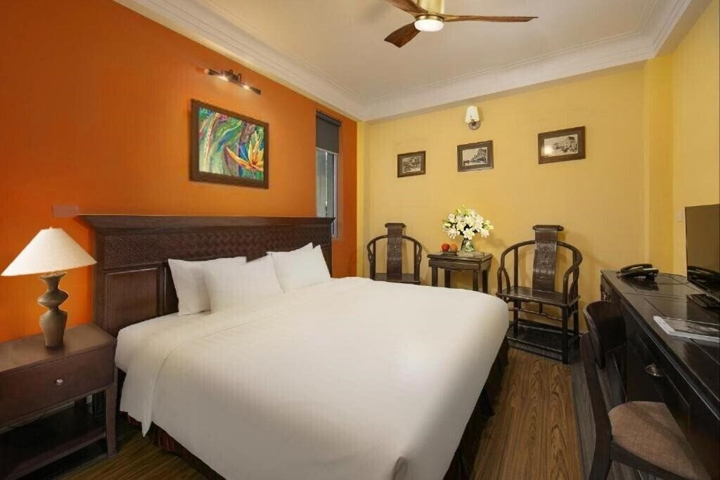 Панорама Classic Street Hotel 3*