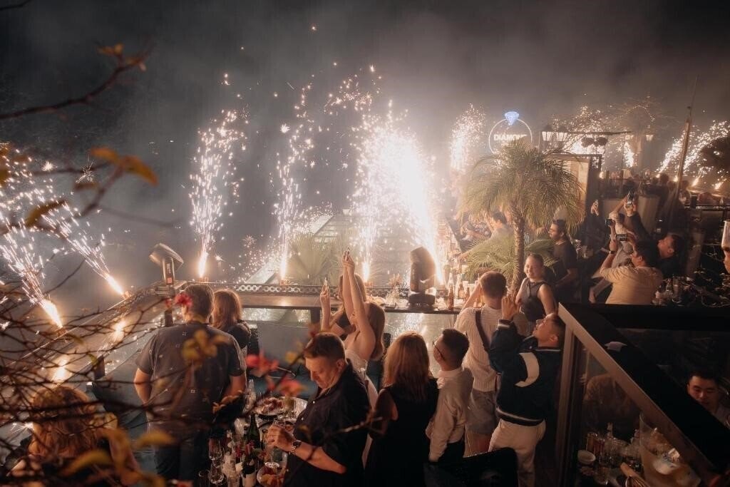 Апартаменти Essence Hotel 3*