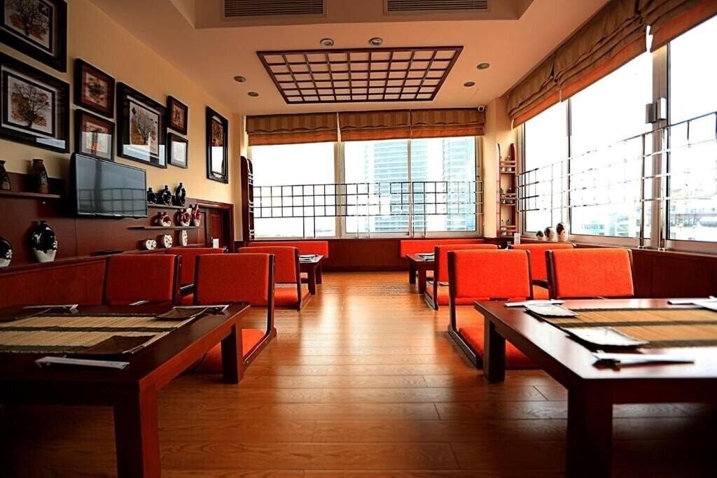 Панорама Khach San Moon View (ex. Moon View 1, MoonView Hotel HN by Bay Luxury) 3*