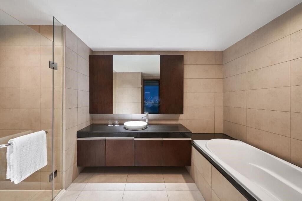 Апартаменты Crowne Plaza West Hanoi 5*