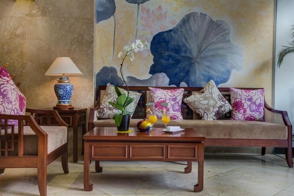 Територія Oriental Suites Hotel & Spa 4*