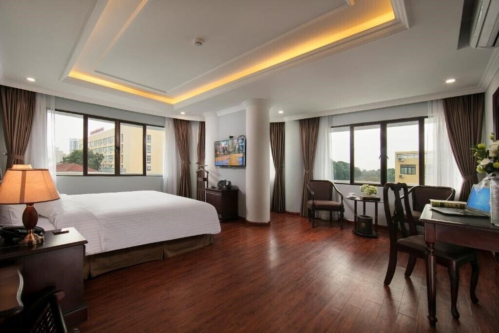 Апартаменти Halais Hotel 4*