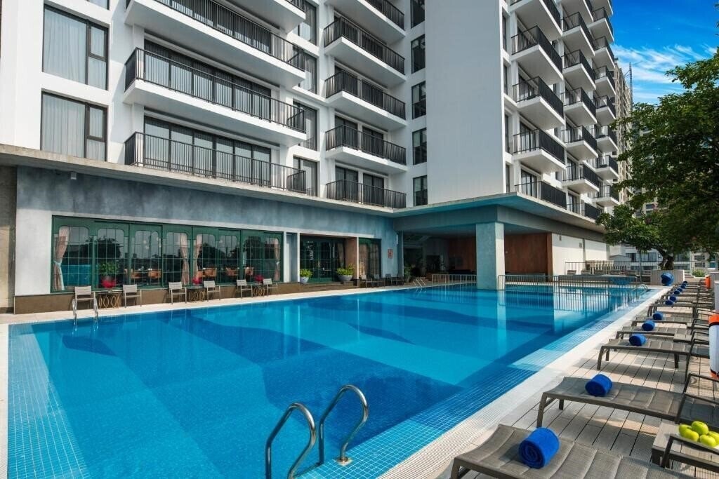 Отель Somerset West Point Hanoi 5*