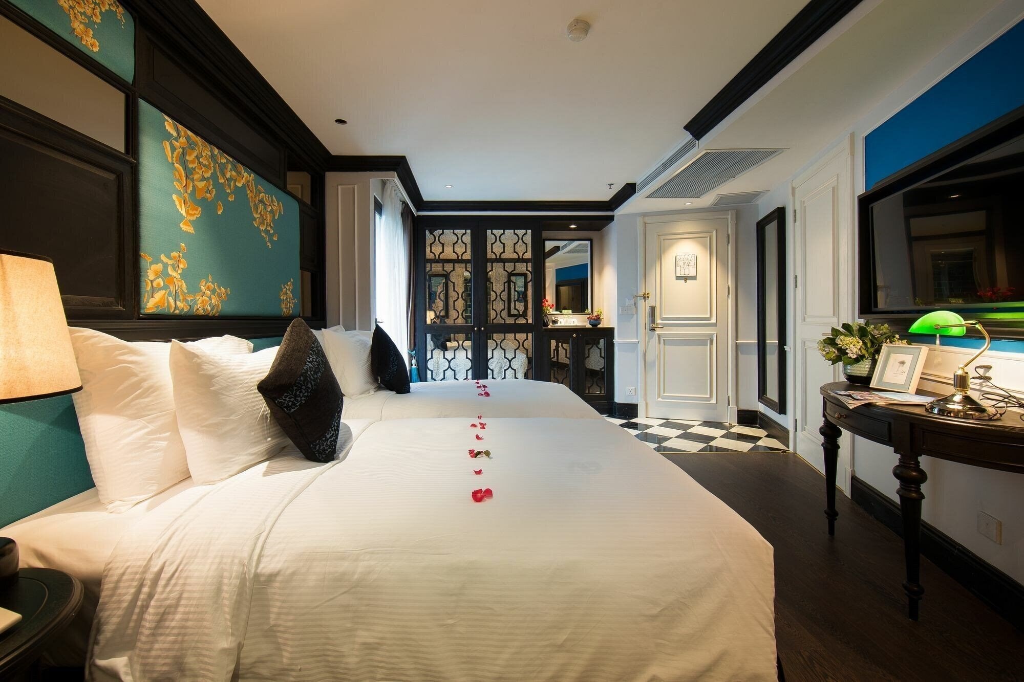 Территория O’Gallery Majestic Hotel & SPA 4*