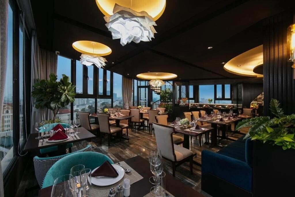 Территория May De Ville Corner Hotel 4*