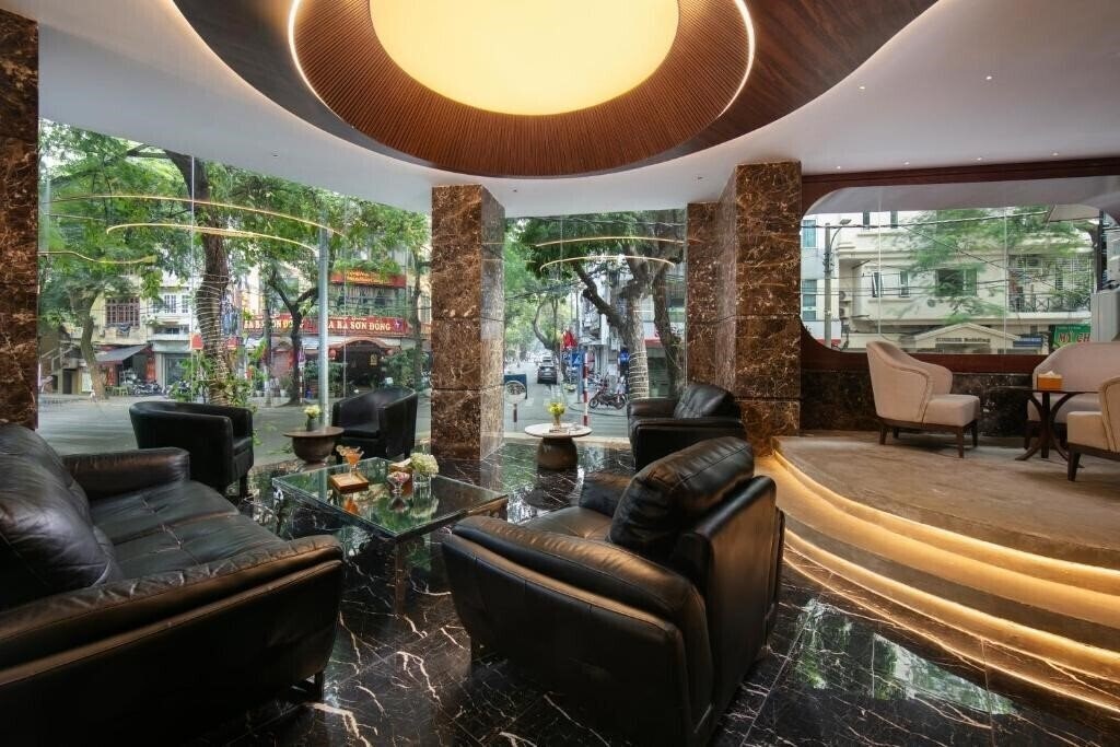 Апартаменты May De Ville Corner Hotel 4*