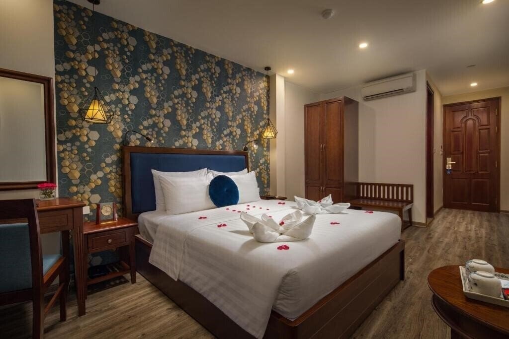 Фотографія Holiday Emerald Hotel (ex. Holiday Emerald Hanoi, Holiday Gold Hotel ) 3*