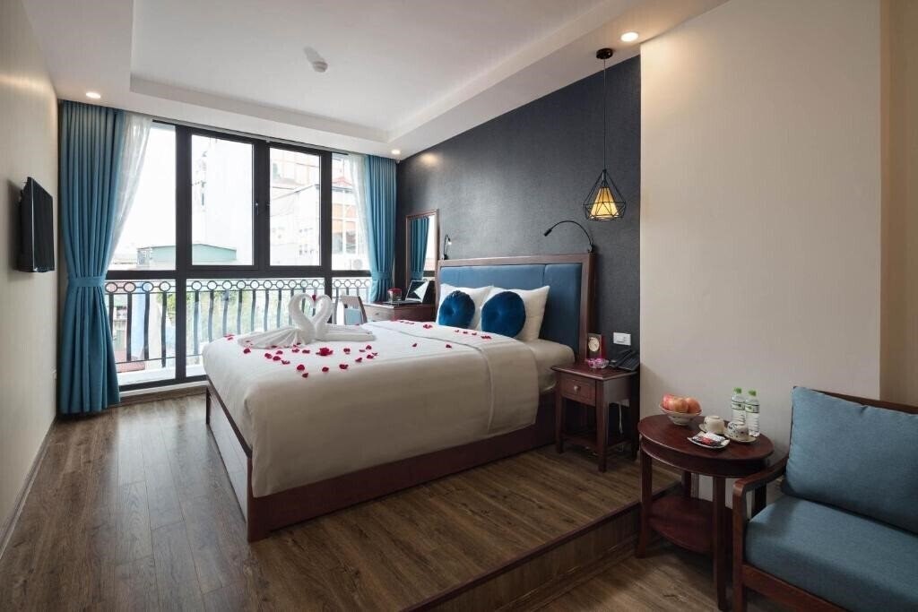 Вид Holiday Emerald Hotel (ex. Holiday Emerald Hanoi, Holiday Gold Hotel ) 3*