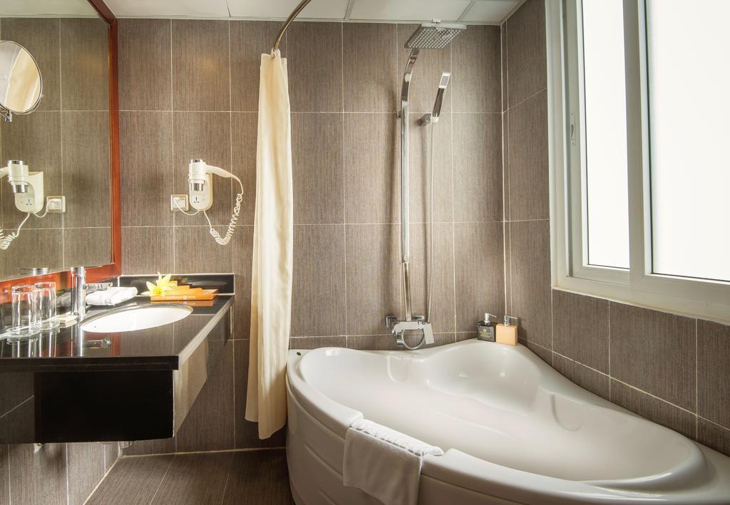 Вид May de Ville City Centre 4*