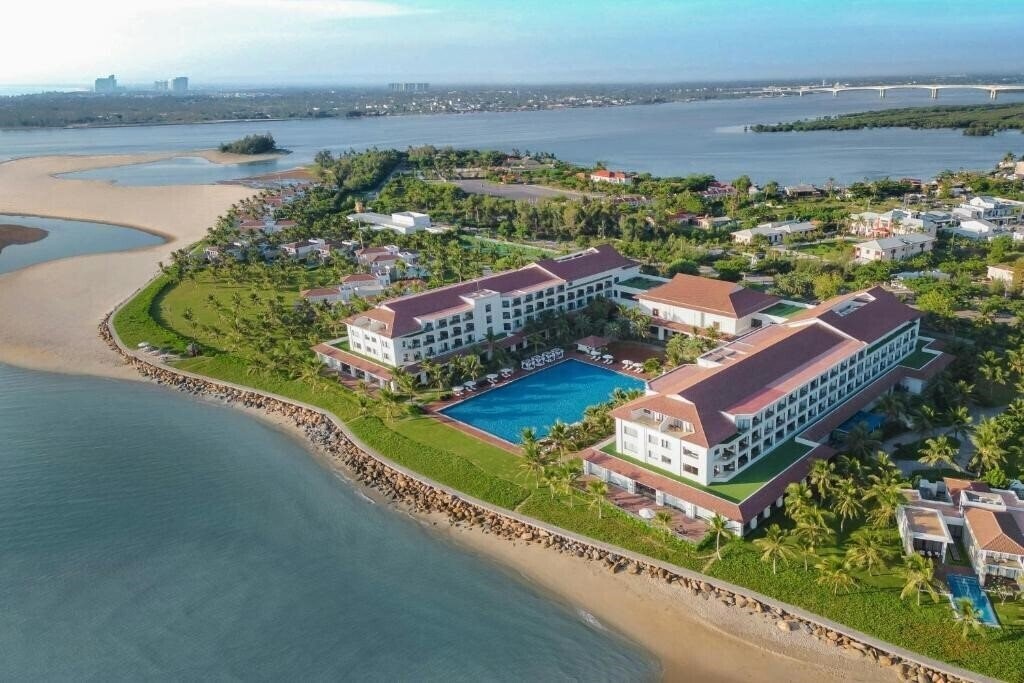 Готель Renaissance Resort & Spa 5*
