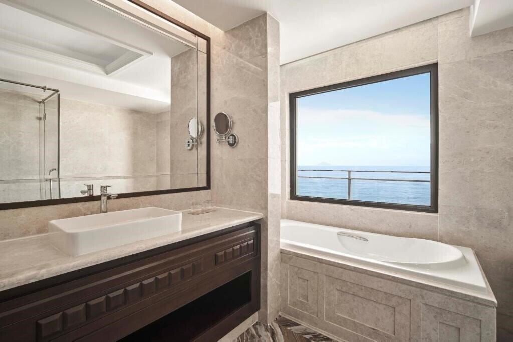 Апартаменти Renaissance Resort & Spa 5*