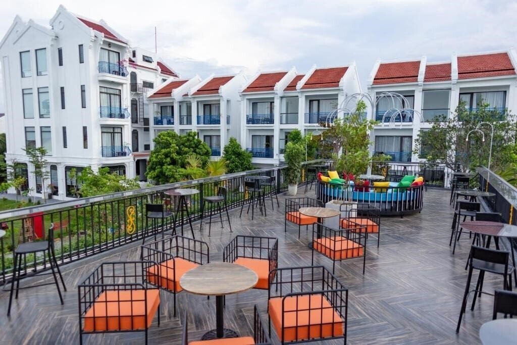 Территория Serene Nature Hotel & SPA 4*