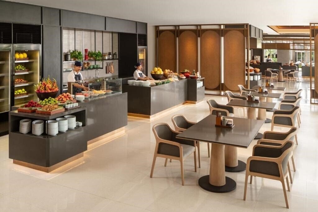 Панорама New World Hoiana Hotel 5*