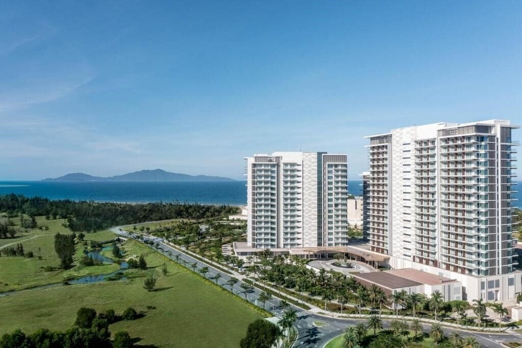 Территория New World Hoiana Hotel 5*