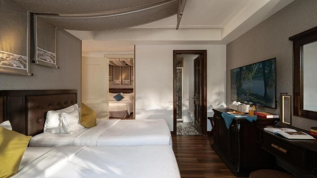 Территория Signature Saigon 3*