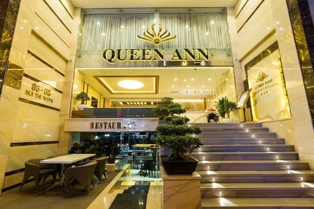 Панорама Queen Ann Hotel 3*