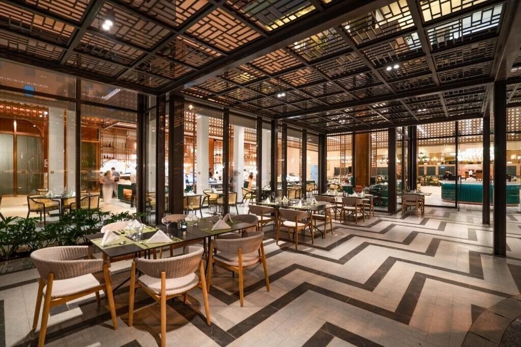 Вид Legend Hotel Saigon 5*