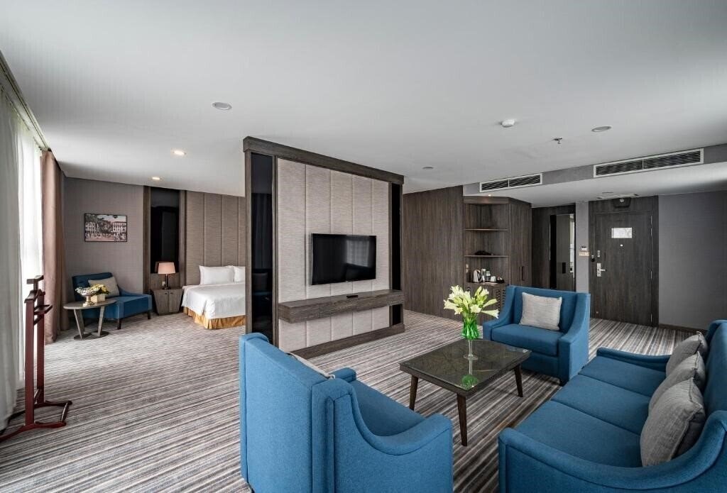 Территория Muong Thanh Luxury Saigon Hotel 4*