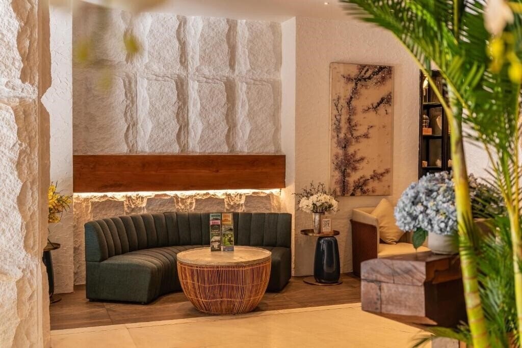 Территория A&Em Art Hotel (ex. Vina Terrace Hotel, Mifuki Hotel & SPA, Mifuki Boutique Hotel) 4*