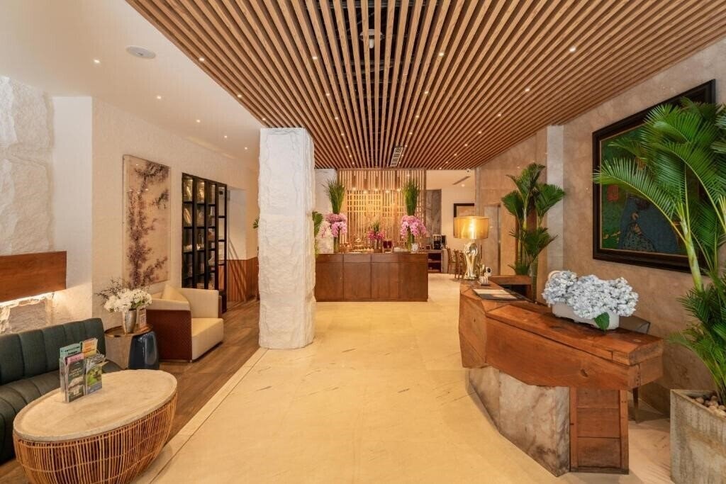 Апартаменты A&Em Art Hotel (ex. Vina Terrace Hotel, Mifuki Hotel & SPA, Mifuki Boutique Hotel) 4*