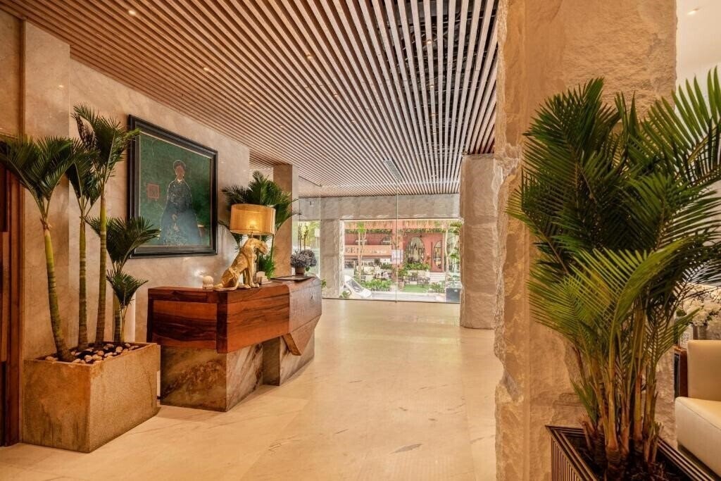 Панорама A&Em Art Hotel (ex. Vina Terrace Hotel, Mifuki Hotel & SPA, Mifuki Boutique Hotel) 4*